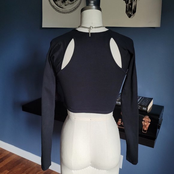 *FREE ADD ON* Motel Cajsa Crop Top in Black (Size S) - Picture 5 of 8